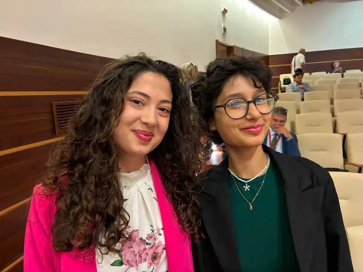 Michelle Arcangeli (21 anni) e Giorgia Spada (17) al convegno per i 50 anni della Scuola in Ospedale