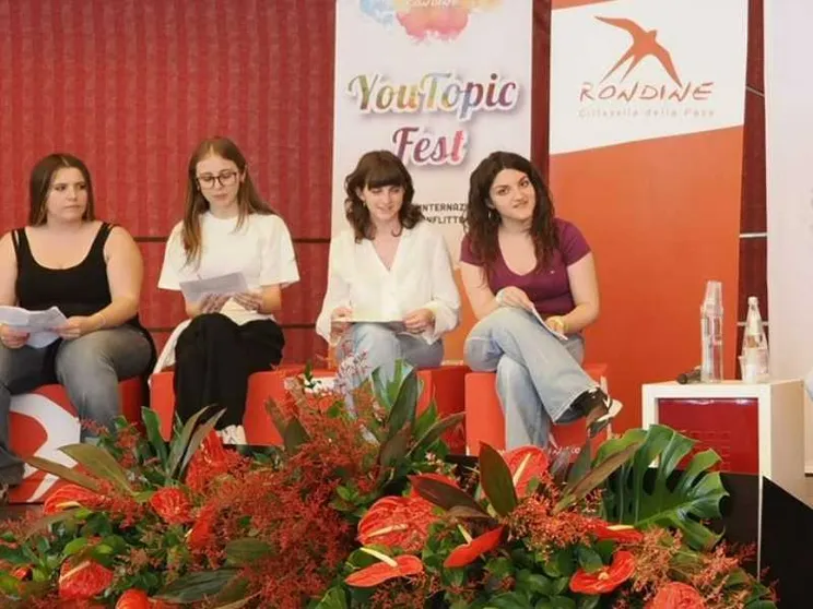 Le quattro studentesse della Sezione Rondine di altrettanti licei italiani / Rondine