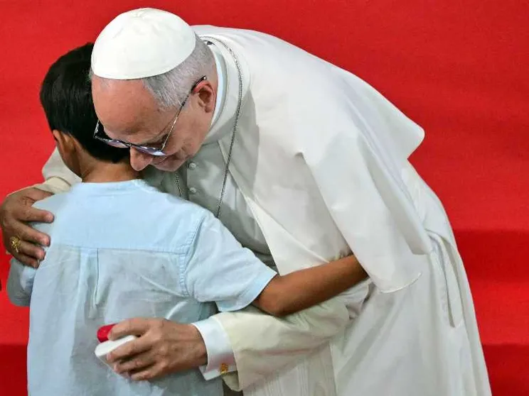 Leone XIV ai bambini: «Non ho mai pensato di diventare Papa, ma ho detto sì»
