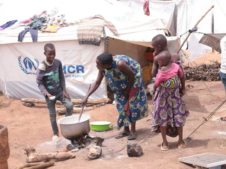 I rifugiati nel mondo sono in leggero calo, ma la guerra peggiora le loro condizioni di vita