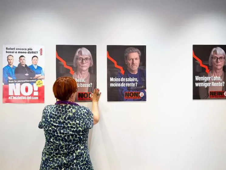 Cartelloni e slogan sul referendum in Svizzera