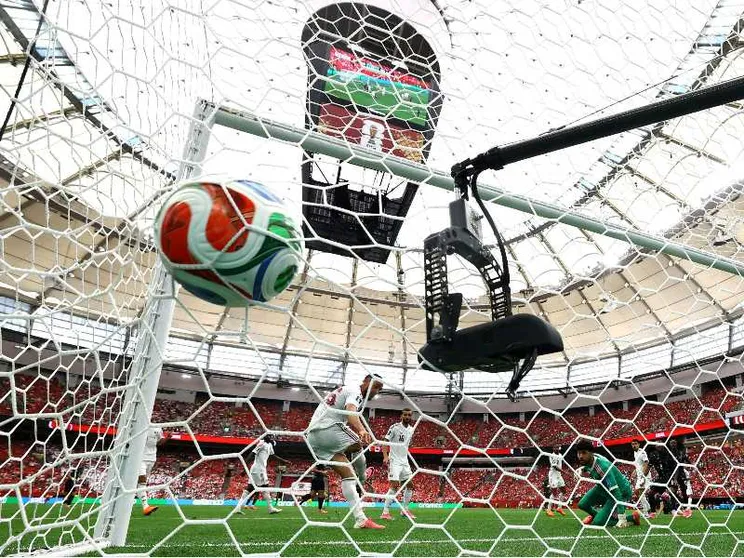 Tracciamento ottico, tablet, palloni coi sensori: ai Mondiali l'Intelligenza artificiale sta cambiando il calcio