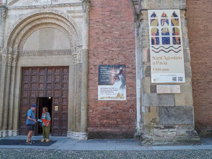 Boom di pellegrini a Pavia. È l'effetto Leone XIV, che oggi visita la città sui passi di sant'Agostino