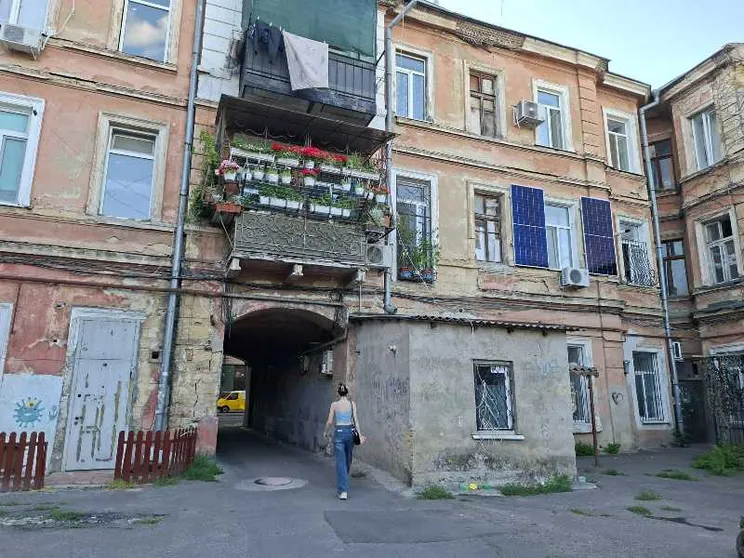 Nei cortili di Odessa, in Ucraina, tra chi dice "no" alla leva