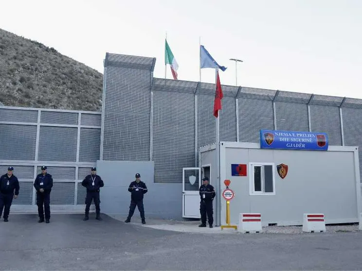 «Don, mi hanno scaricato qui». Il modello Albania in una storia vissuta