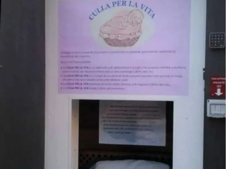 Un neonato affidato alla “Culla per la vita”: «Grazie, mamma, perché l’hai fatto nascere»