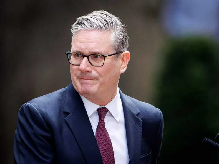 Starmer torna a fare il marito. Ma chi ha detto che la famiglia è il Piano B?