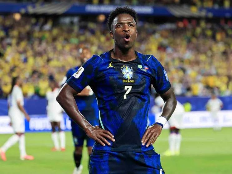 Mondiali, il Brasile in blu: la maglia ispirata alla Madonna