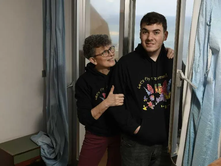 La lunga estate dei caregiver: «Con i servizi carenti rischiamo di restare chiusi in casa»