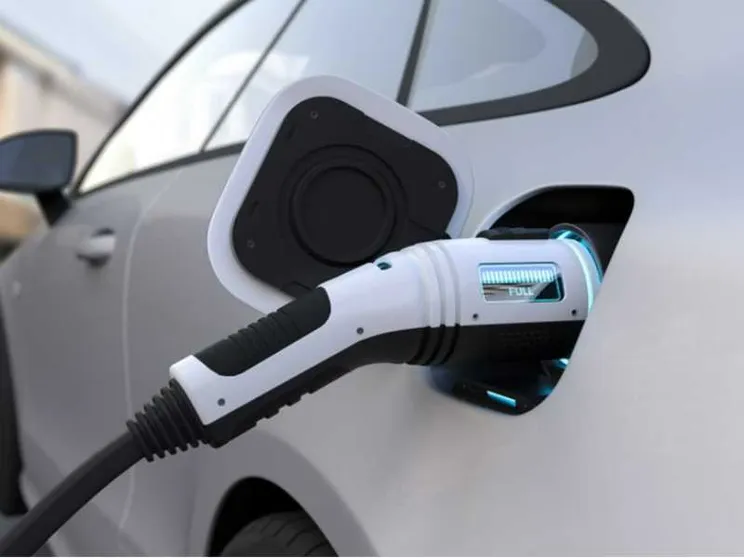 Auto elettriche per la prima volta oltre il 10% in Italia