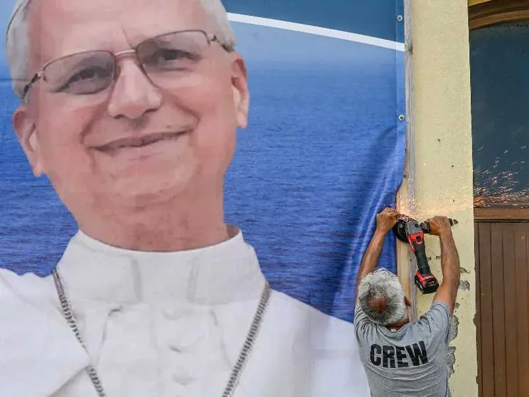 «Proteggere la vita di tutti». Il 4 luglio del Papa americano a Lampedusa