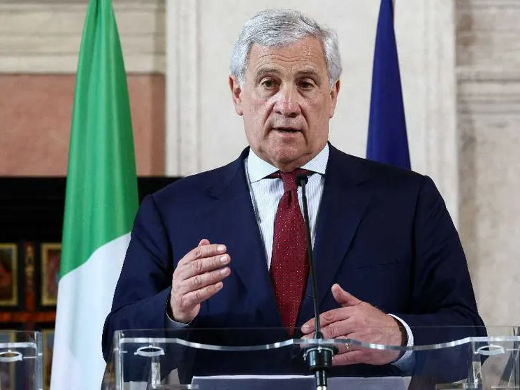 Italia-Russia, il caso spie apre una mezza crisi diplomatica: espulsi due addetti militari di Mosca