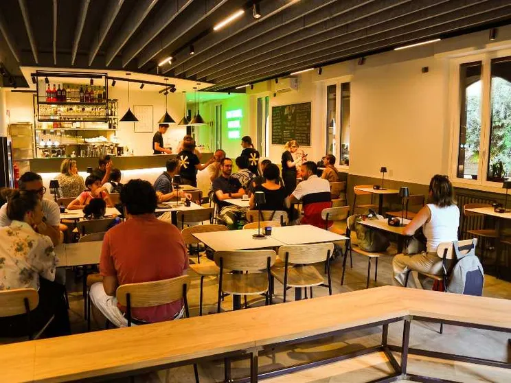 Bip, il bar della parrocchia dove al bancone ci sono le persone con disabilità