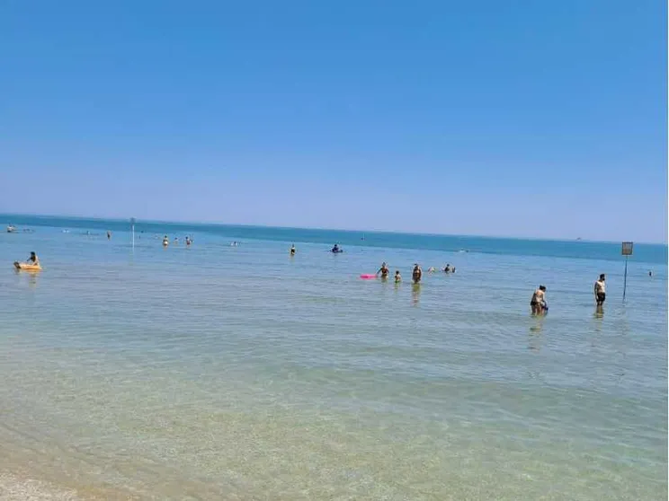 Bacoli, il sindaco-coraggio e la “spiaggia dei pezzenti”