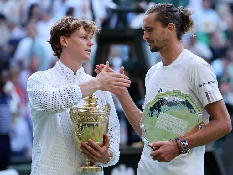 Sinner conquista Wimbledon (ma sull'erba Federer resta il Re)