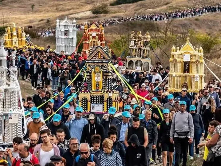 La processione per la Madonna del Carmine ad Avigliano