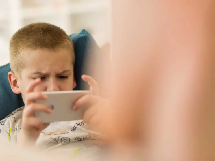 Ragazzi e social: servono esperienza, richiami all’umano e responsabilità