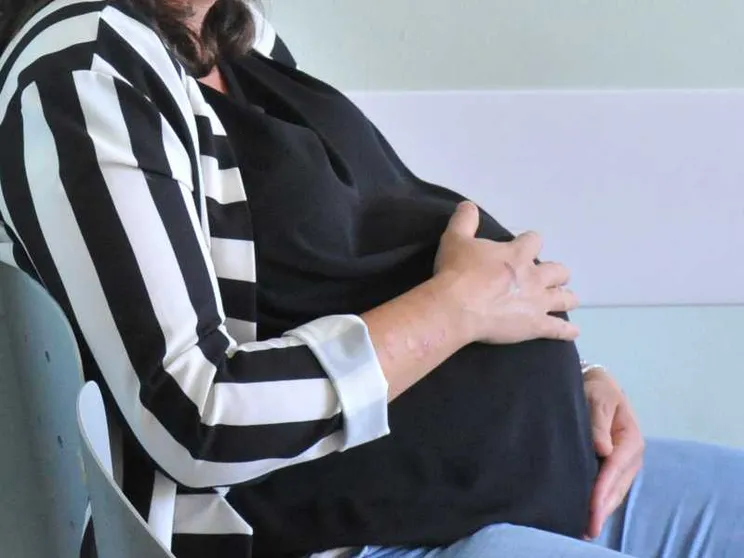 Il figlio è “difettoso”. E la coppia gay chiede il risarcimento alla madre surrogata