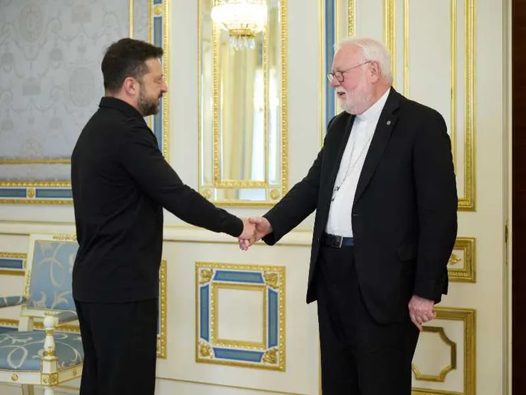 La missione «pastorale e diplomatica» di Gallagher in Ucraina. «Così il demonio ci attacca»