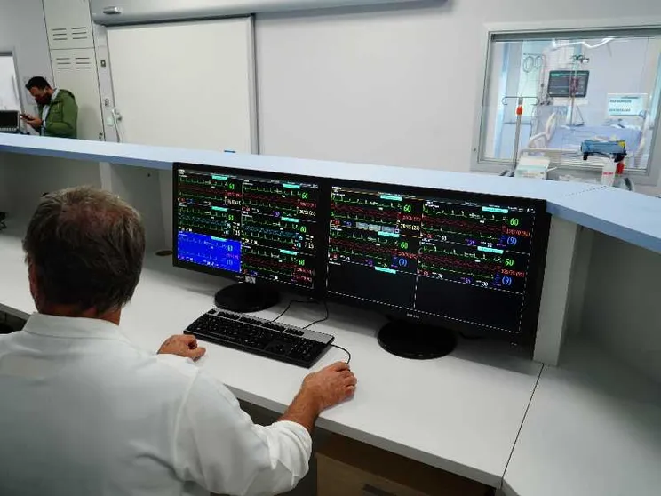 Utile l'IA in medicina se non cancella l'ascolto
