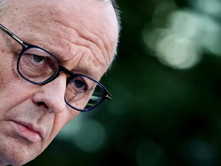 Germania, si cambia. Il cancelliere Merz è pronto al rimpasto, dopo il caso Spahn