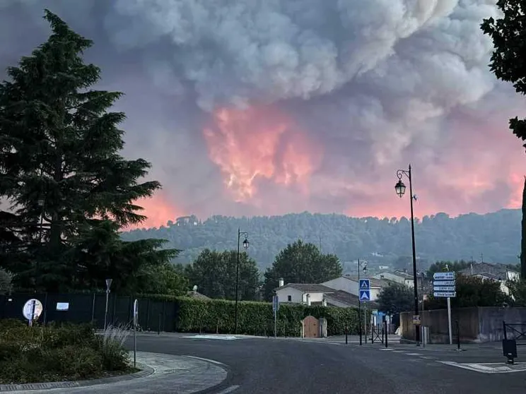 In Provenza l’incendio ha risparmiato il santuario di Cotignac: «Un miracolo della Madonna delle Grazie»