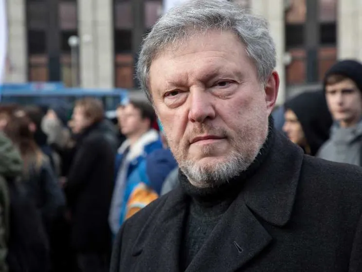 La sfida a Putin inizia dalle urne: il "no" alla guerra del partito Jabloko