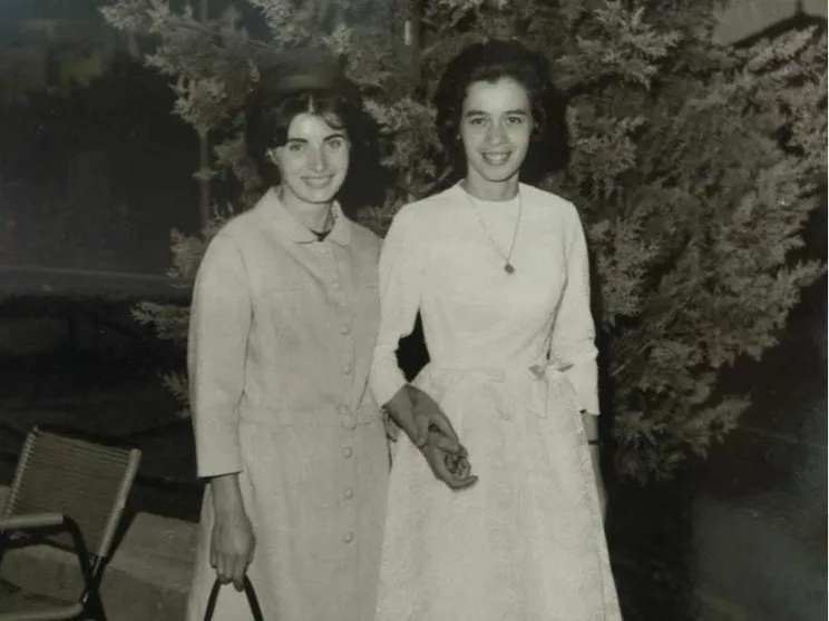 Il giorno del matrimonio di Gianna: Pina, al suo fianco, è stata la sua testimone