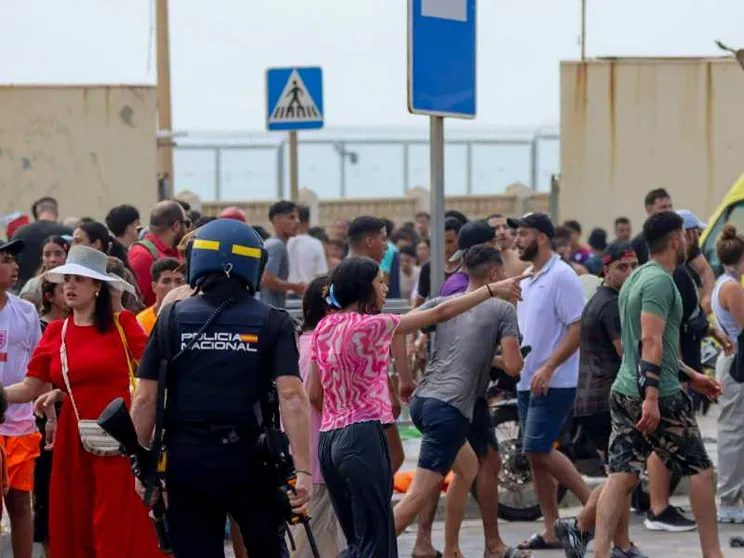 Il Governo si fionda sul dramma: «Pronti a sospendere Schengen». Gelo con Madrid
