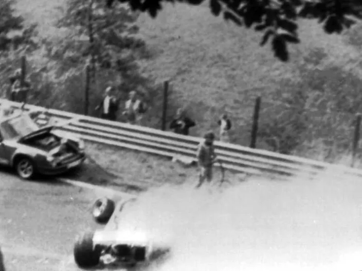 50 anni fa l'incidente di Lauda: quel giorno nacque la F1 moderna, più sicura grazie alla tv