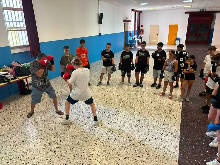 “Un gancio da Dio”: all'oratorio i corsi di boxe per ragazzi (ma le ragazze sono di più)