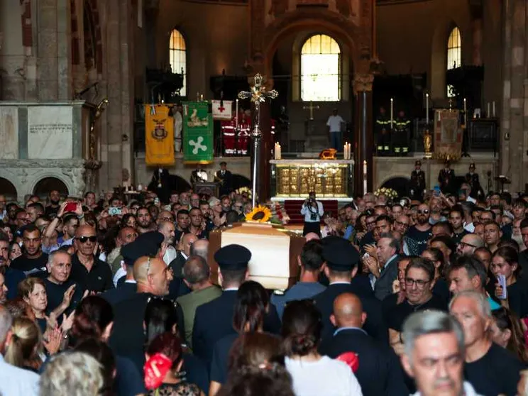I funerali di don Mazzi e la sua "preghiera del ciao"