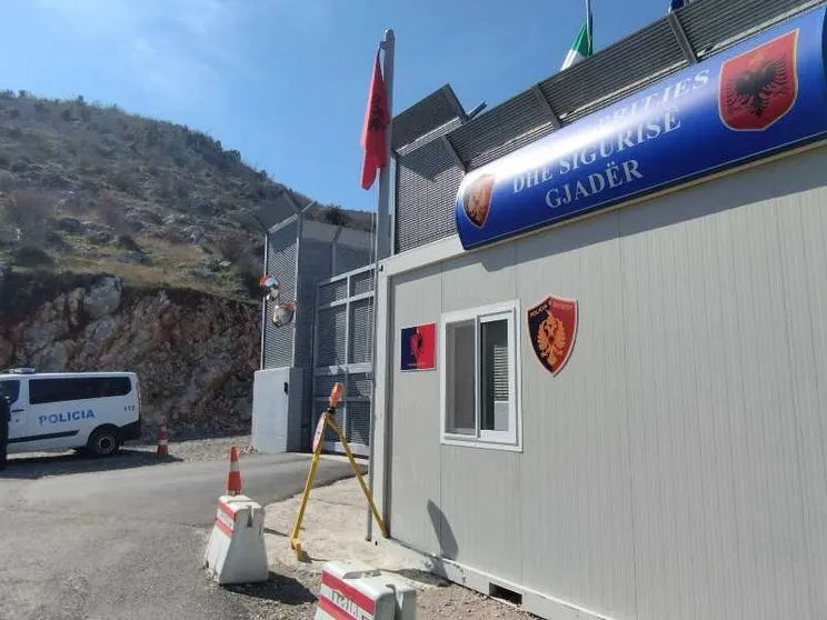 Perché la linea del Governo sugli hub per migranti cozza con le cifre sui rimpatri effettivi