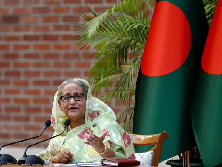 Sheikh Hasina durante un incontro con osservatori e giornalisti stranieri presso la sua residenza a Dacca, in Bangladesh, l'8 gennaio 2024/ REUTERS