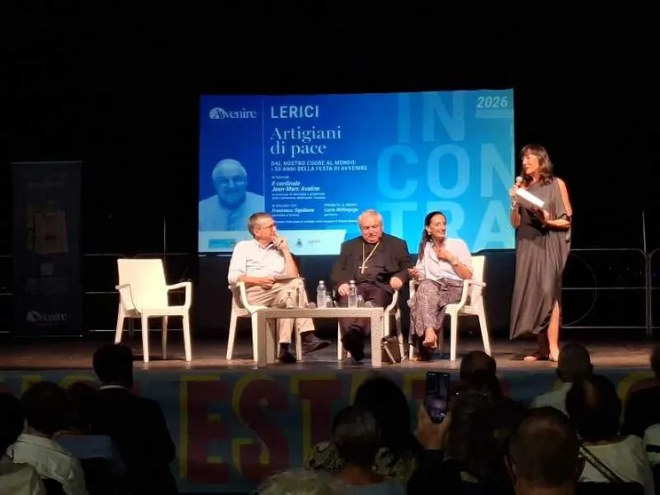 Il risveglio della fede in Francia, il cristianesimo come resistenza, le religioni, la salvezza: parla il cardinale Aveline