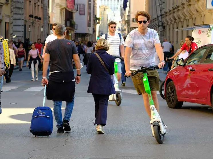 Nelle città italiane si vedono sempre meno monopattini elettrici: ecco perché