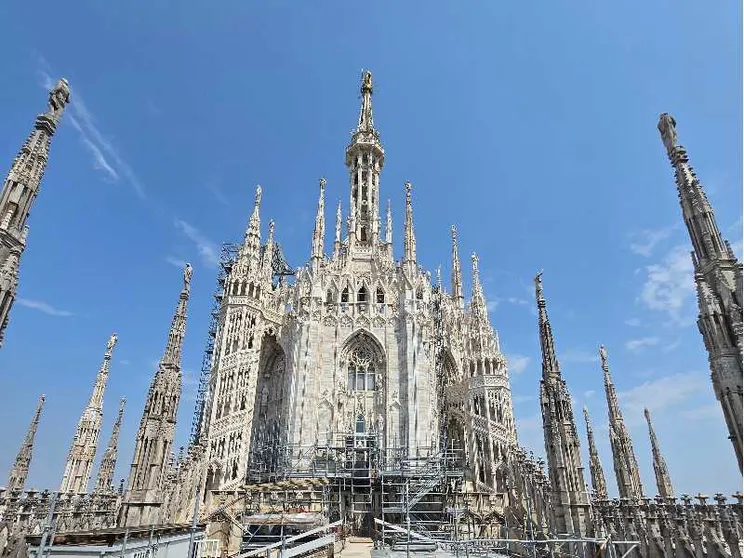 Un ponteggio aereo di 60 metri per restaurare il tiburio del Duomo