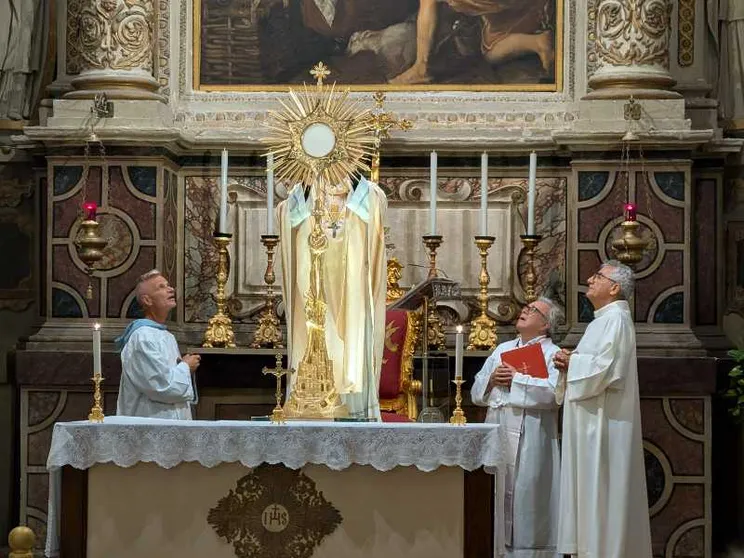 Ascoli e l’adorazione perpetua, un fuoco che brucia da vent’anni