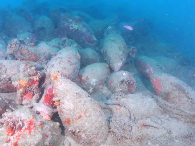 Trovato nel mare di Mazara un relitto romano con centinaia di anfore