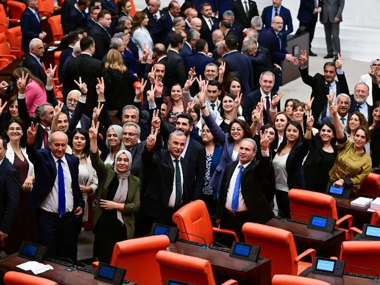 La Turchia avvia la riconciliazione con gli ex “terroristi” curdi del Pkk