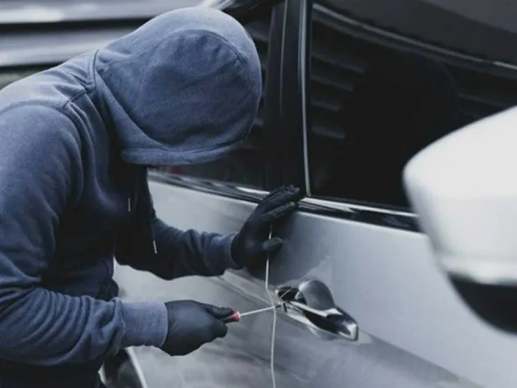 Più di 285 furti d'auto al giorno, ma la Svizzera sta peggio di noi