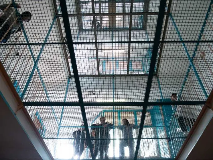 L'inferno delle carceri e una politica sorda