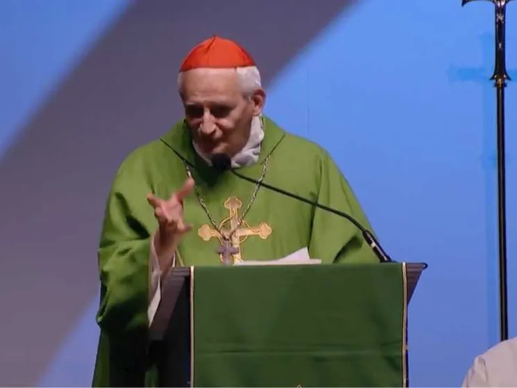 Il cardinale Zuppi durante la Messa al Meeting di Rimini