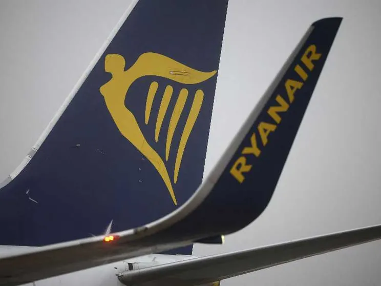 Il caro carburante frena Ryanair: taglia le rotte invernali