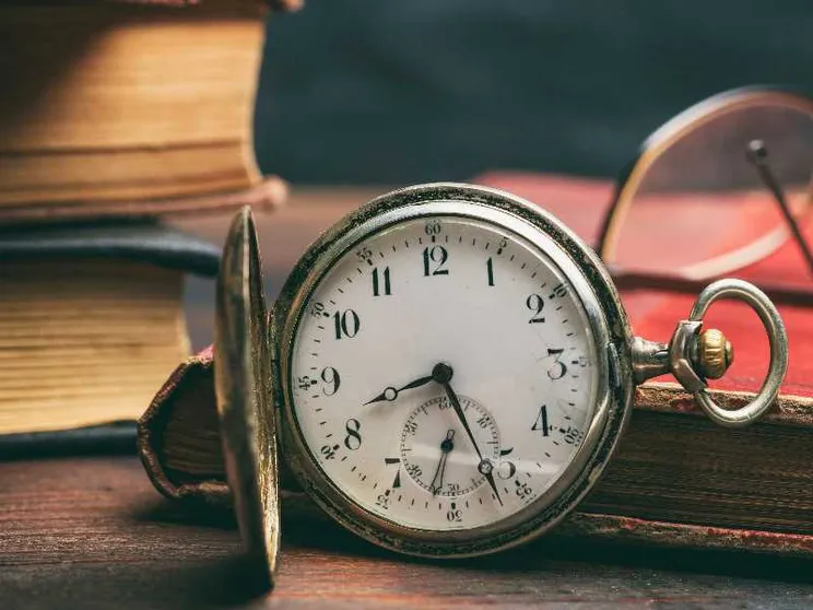 Gli orologi per misurare il tempo passato, presente e futuro