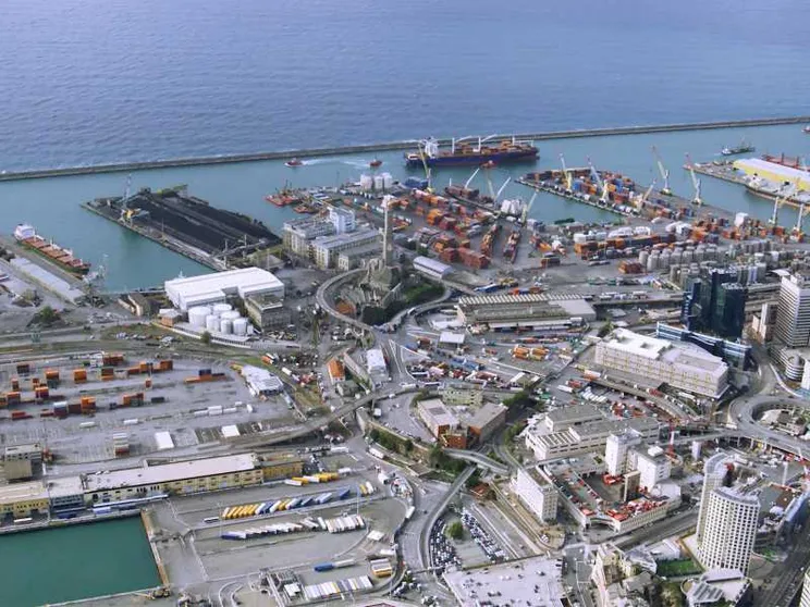 Il mare di Genova cambia volto con la nuova diga
