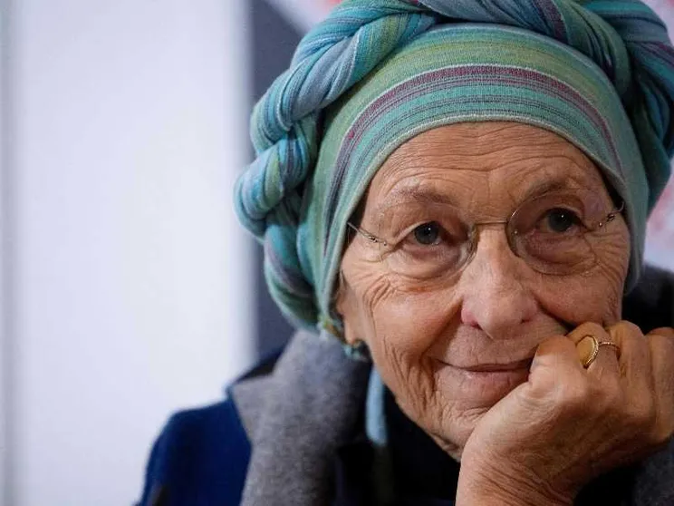 Papa Francesco ed Emma Bonino, entrambi sulla sedia a rotelle, parlano sul terrazzo dell'abitazione romana della leader radicale: era il 6 novembre 2024