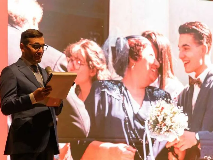 Giuseppe, l'orfano di femminicidio che ora fa studiare i ragazzi come lui