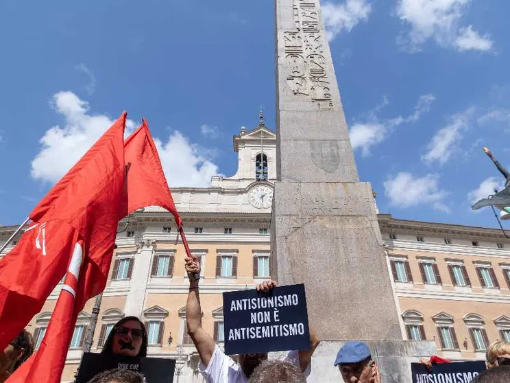 Antisemitismo, tensione sul ddl