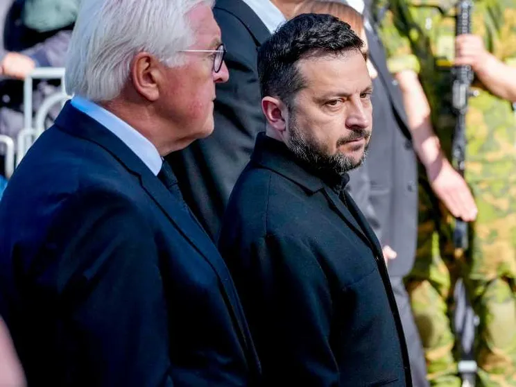 L'aereo di Zelensky sfiorato da un drone al decollo dalla Moldavia: cosa è successo